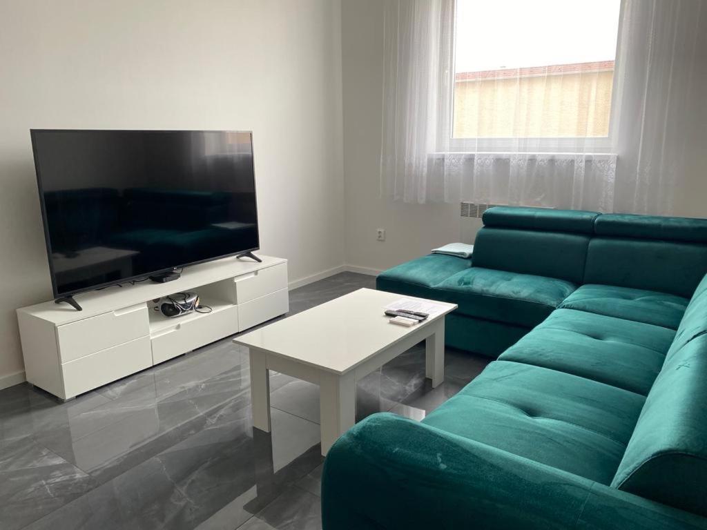 Appartamento Bezbarierovy Apartman Lodenica - V Tesnej Blizkosti Adelli Centra Piest'any Esterno foto